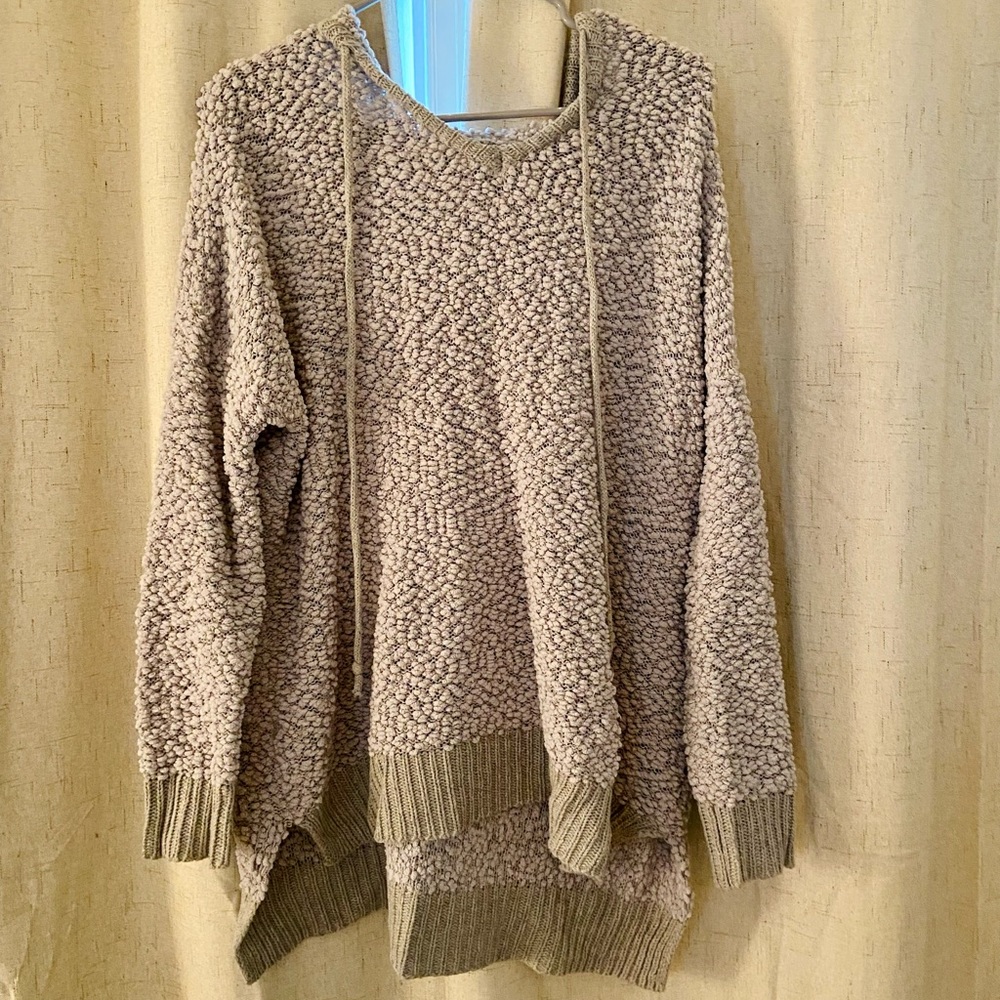 Fuzzy pullover light gray